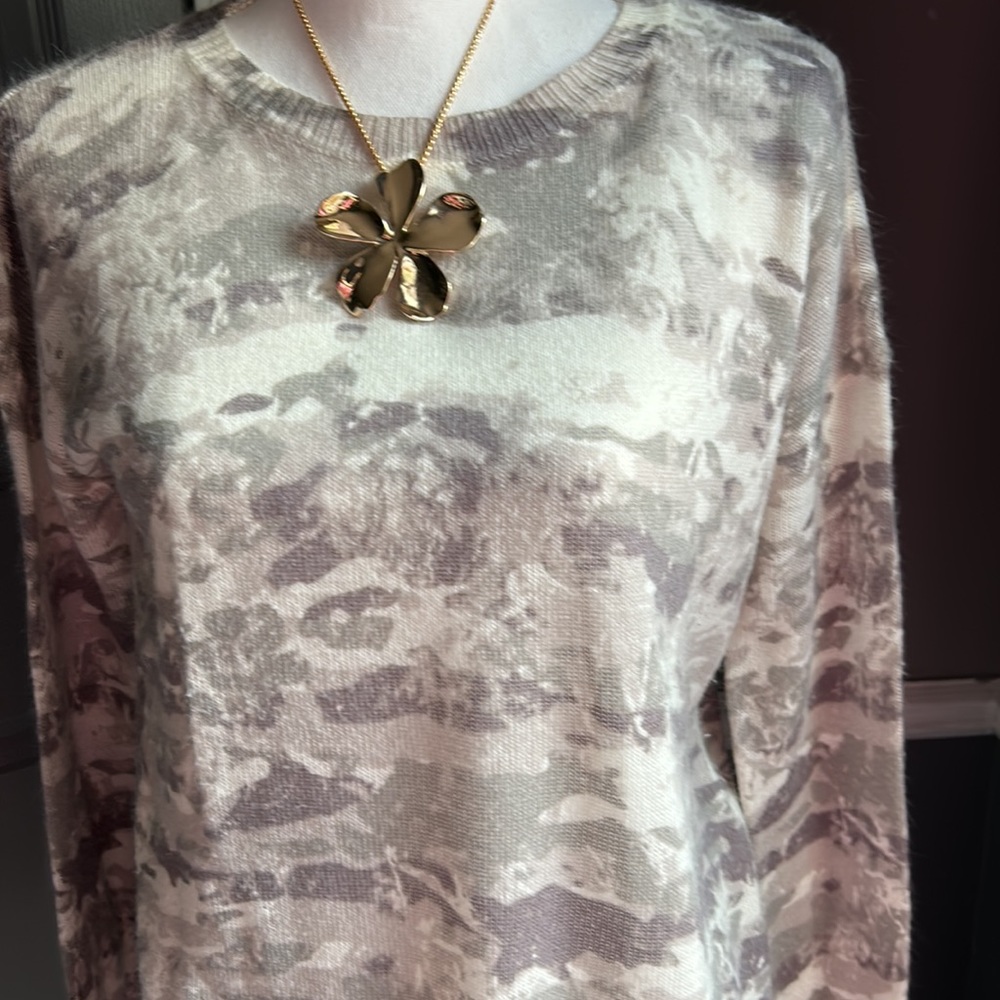 Women’s top/sweater by Rock &Republic